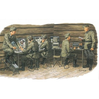 GERMAN COMMUNICATIONS CENTER w/SIGNAL TROOPS -3826