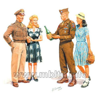 Europe 1945 - 2 GI Joes with females -mb3514
