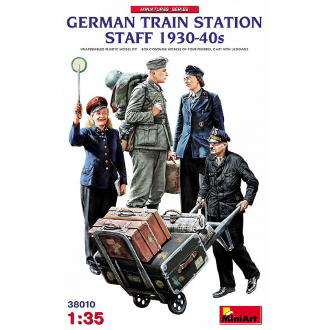 GERMAN TRAIN STATION STAFF 1930-40s -38010